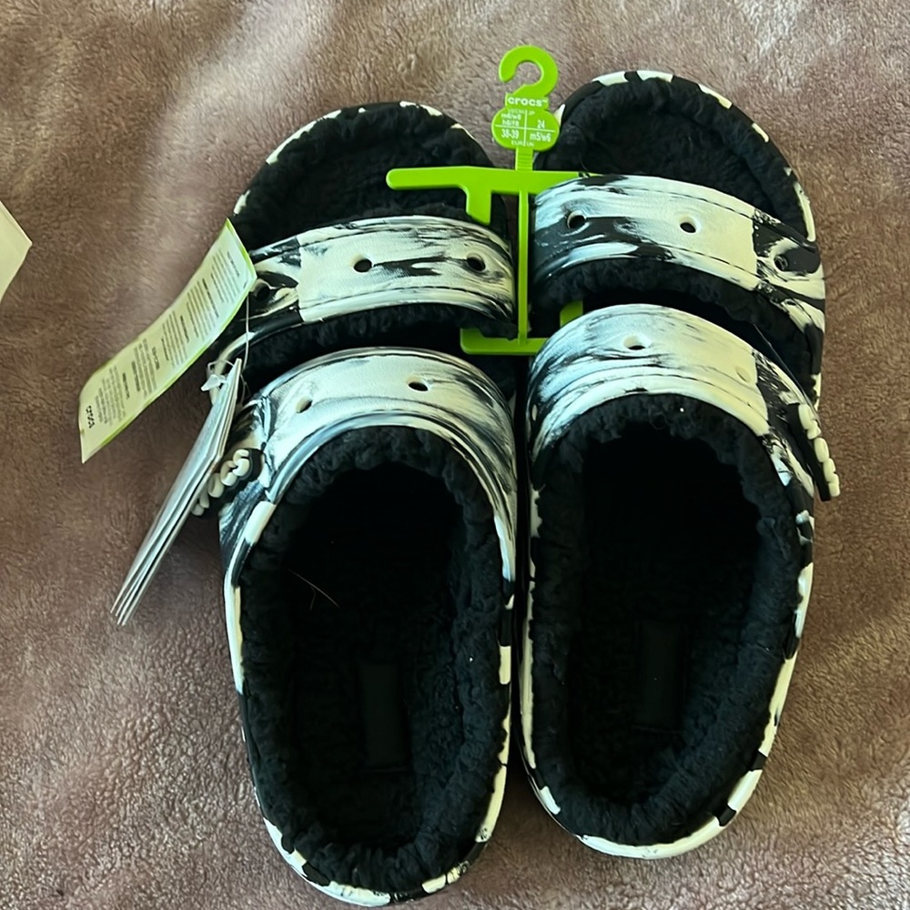 Crocs fuzzy slides